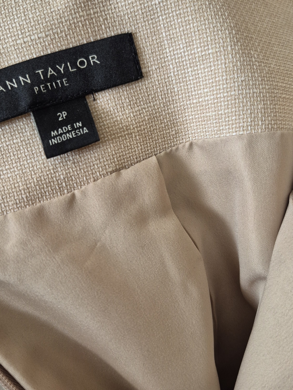 size 2 Ann Taylor Cream linen Pencil Skirt Waist: 27-28" - Picture 7 of 7